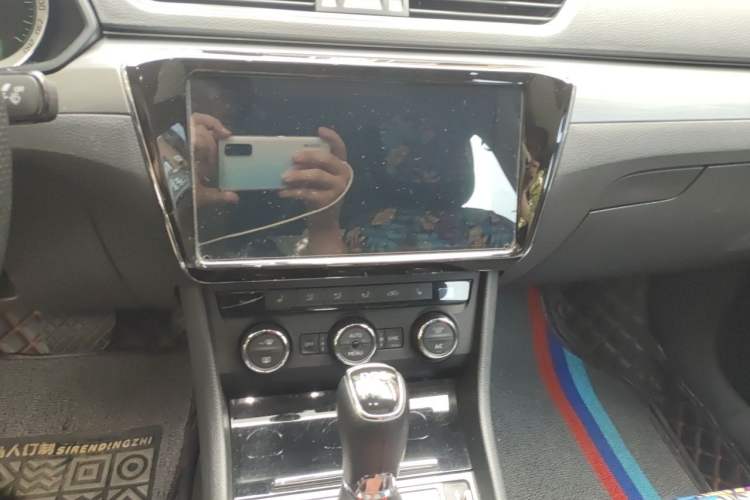 Used Skoda Superb 2018 TSI330 DSG Comfort Edition China VI Standard Audio And AC Panel