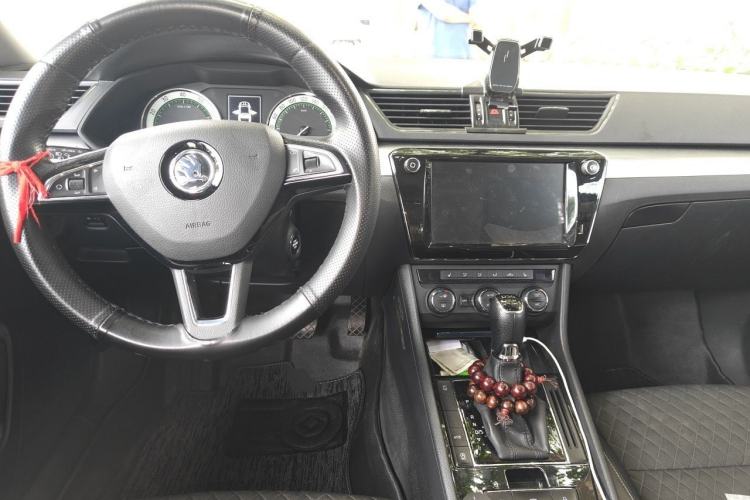 Used Skoda Superb 2018 TSI330 DSG Comfort Edition China V Standard Center Console