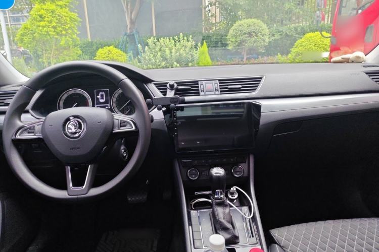 Used Skoda Superb 2018 TSI280 DSG Comfort Edition China V Standard Center Console