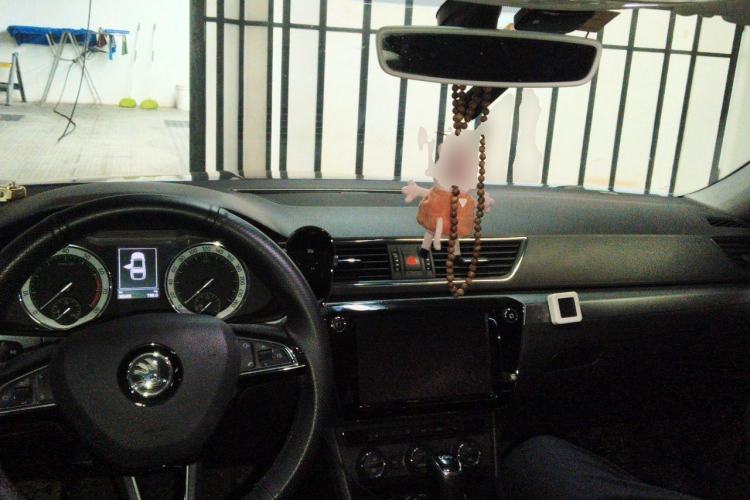 Used Skoda Superb 2018 TSI330 DSG Comfort Edition China V Standard Center Console