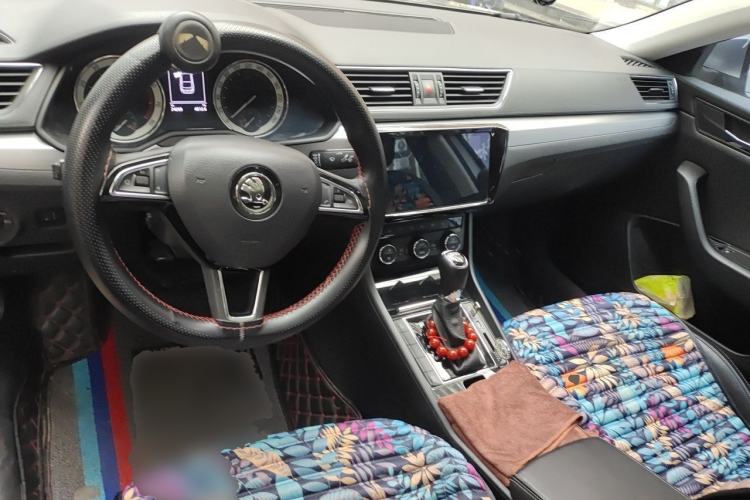 Used Skoda Superb 2018 TSI330 DSG Comfort Edition China VI Standard Center Console