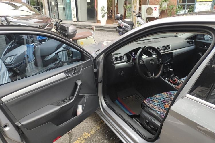Used Skoda Superb 2018 TSI330 DSG Comfort Edition China VI Standard Driver Seat