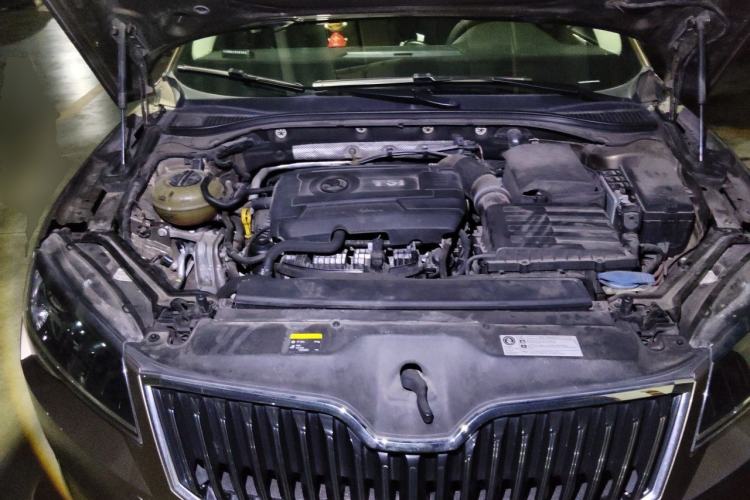 Used Skoda Superb 2018 TSI330 DSG Comfort Edition China V Standard Engine Bay