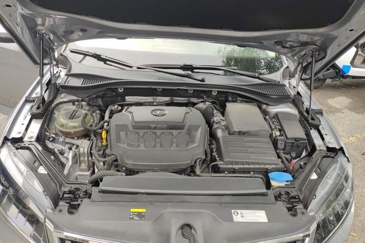 Used Skoda Superb 2018 TSI330 DSG Comfort Edition China VI Standard Engine Bay