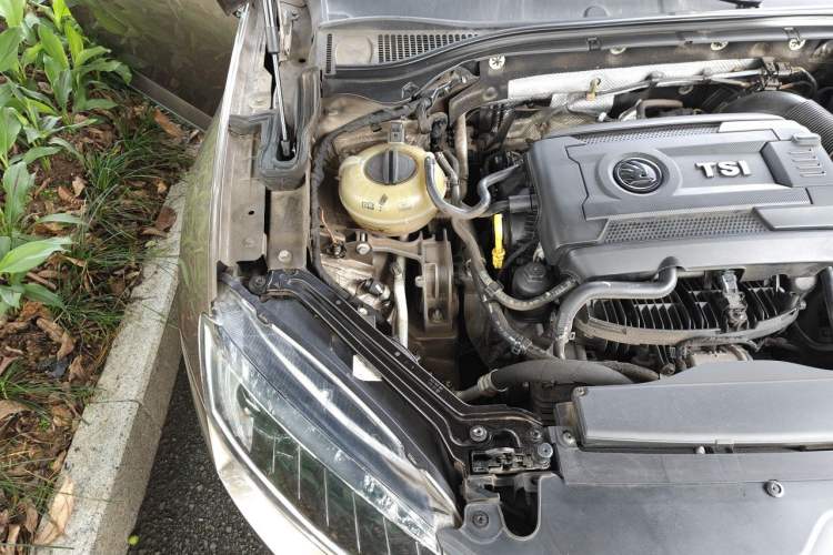 Used Skoda Superb 2018 TSI330 DSG Comfort Edition China V Standard Engine Bay Right