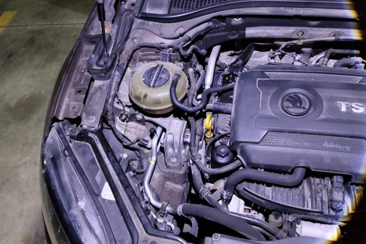 Used Skoda Superb 2018 TSI330 DSG Comfort Edition China V Standard Engine Bay Right