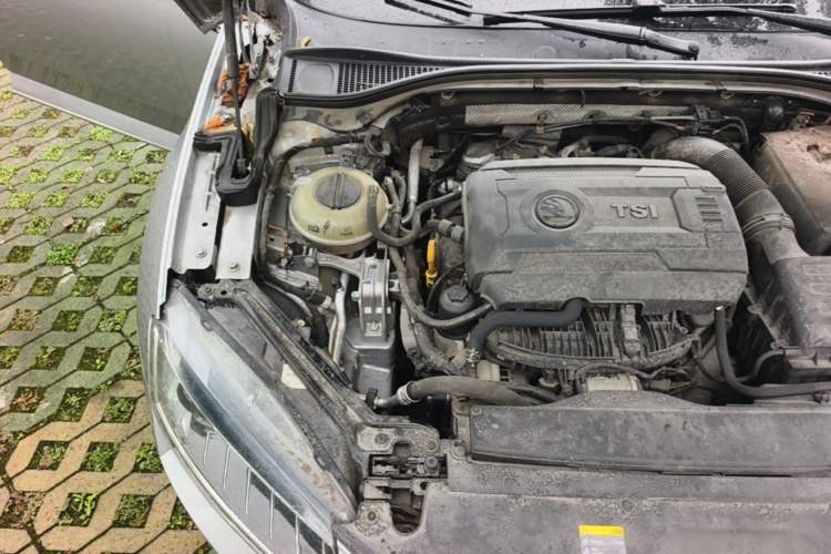 Used Skoda Superb 2018 TSI330 DSG Comfort Edition China V Standard Engine Bay Right