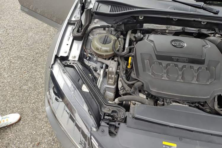 Used Skoda Superb 2018 TSI330 DSG Comfort Edition China VI Standard Engine Bay Right