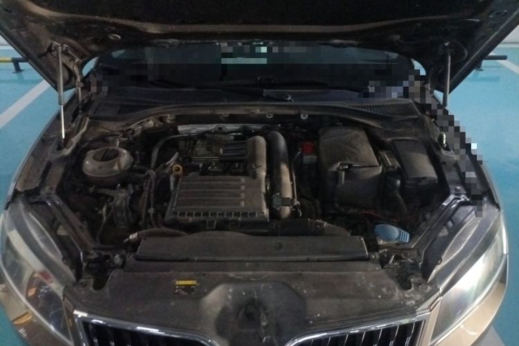 Used Skoda Superb 2018 TSI280 DSG Comfort Edition China VI Standard Engine Bay