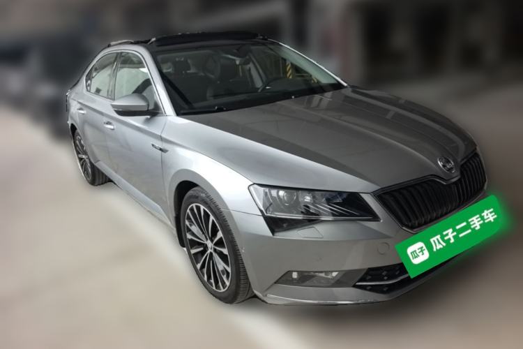 Used Skoda Superb 2018 TSI330 DSG Luxury Edition China V Standard Front Right 45 Deg