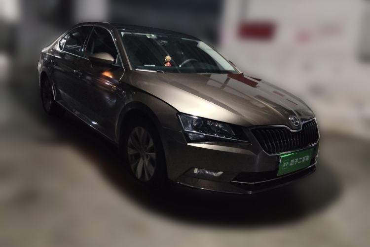 Used Skoda Superb 2018 TSI330 DSG Comfort Edition China V Standard Front Right 45 Deg