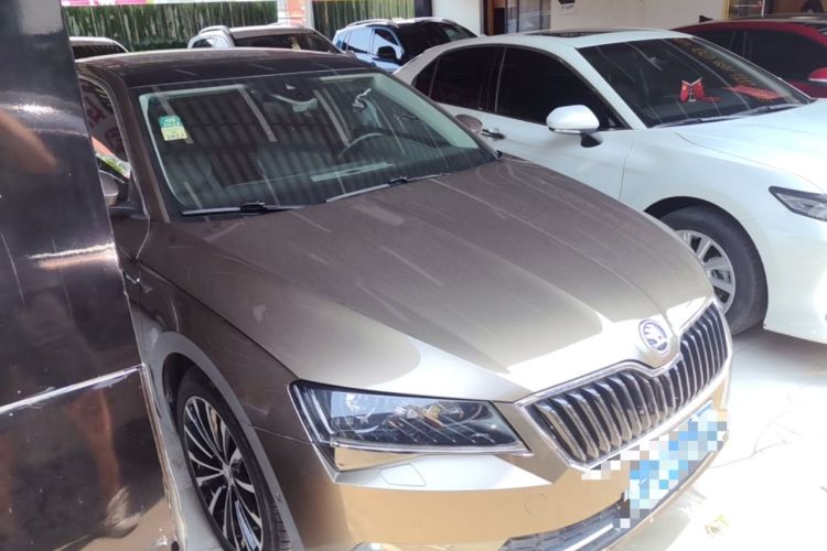 Used Skoda Superb 2018 TSI330 DSG Luxury Edition China V Standard Front Right 45 Deg