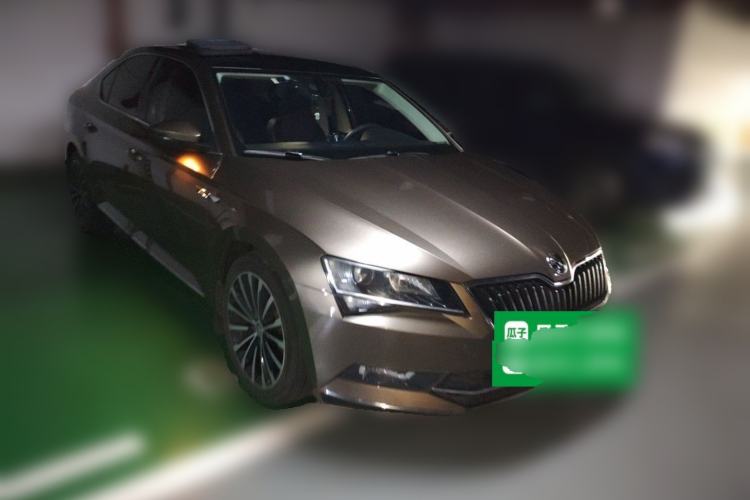 Used Skoda Superb 2018 TSI330 DSG Comfort Edition China V Standard Front Right 45 Deg