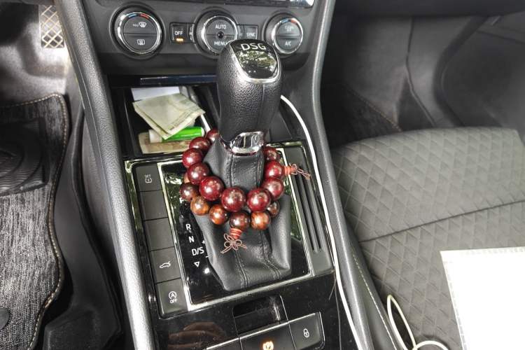 Used Skoda Superb 2018 TSI330 DSG Comfort Edition China V Standard Gear Lever