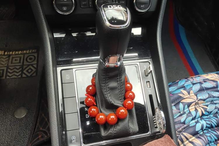 Used Skoda Superb 2018 TSI330 DSG Comfort Edition China VI Standard Gear Lever