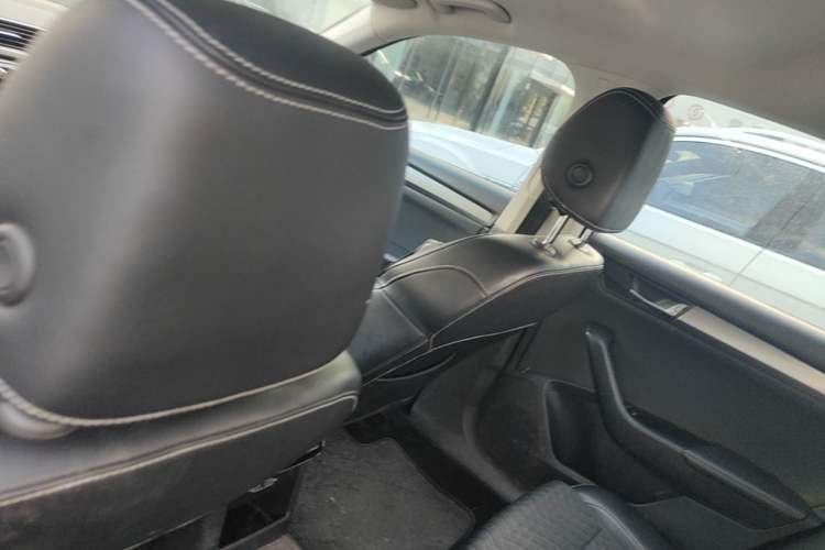 Used Skoda Superb 2018 TSI280 DSG Comfort Edition China V Standard Headliner