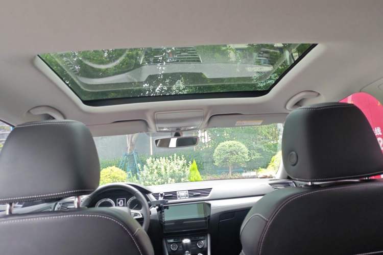 Used Skoda Superb 2018 TSI280 DSG Comfort Edition China V Standard Headliner