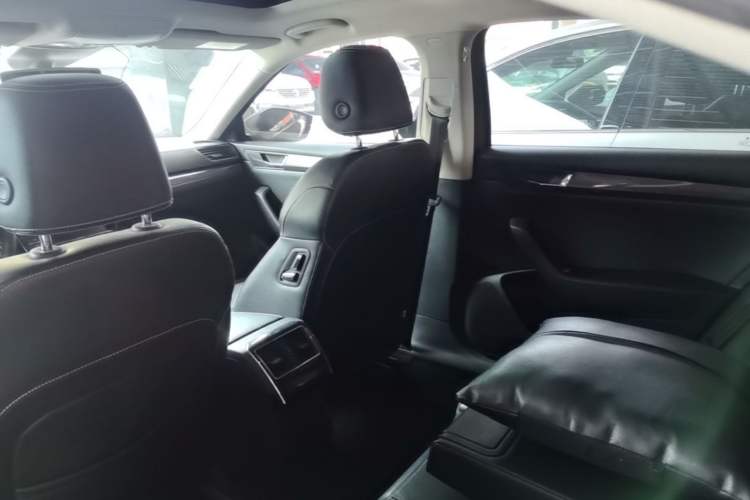 Used Skoda Superb 2018 TSI330 DSG Luxury Edition China V Standard Headliner