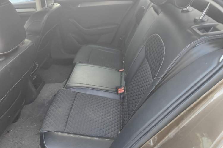 Used Skoda Superb 2018 TSI280 DSG Comfort Edition China V Standard Left Rear Seat
