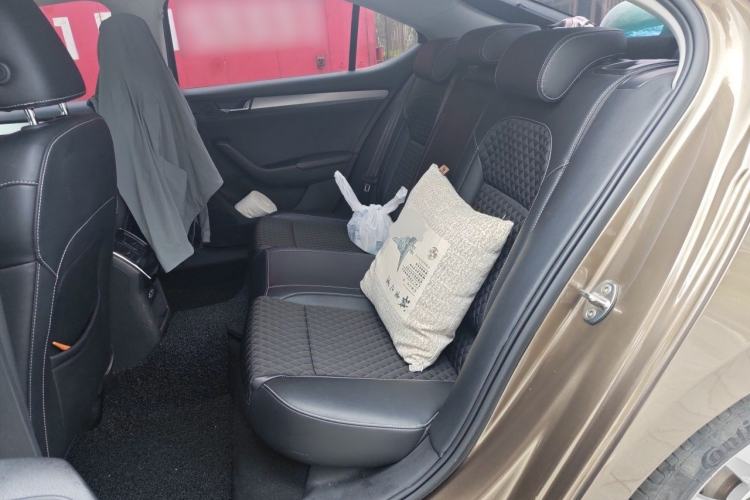 Used Skoda Superb 2018 TSI280 DSG Comfort Edition China V Standard Left Rear Seat