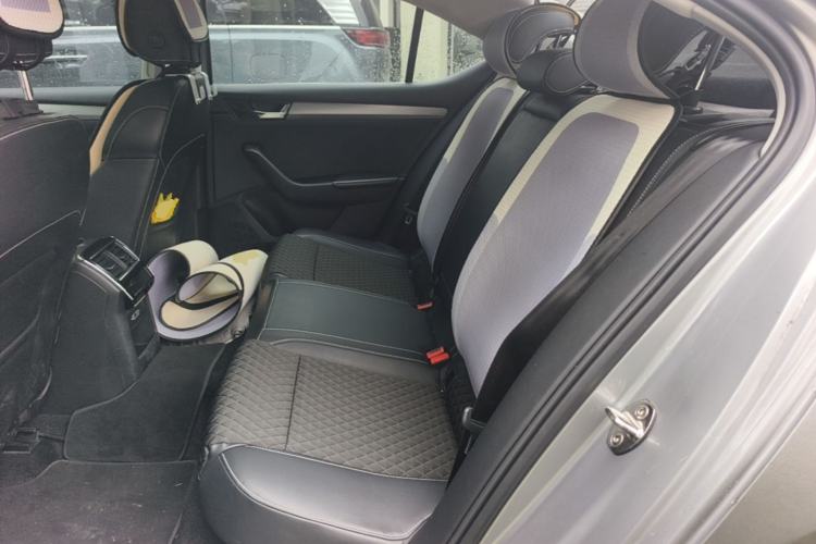 Used Skoda Superb 2018 TSI330 DSG Comfort Edition China V Standard Left Rear Seat
