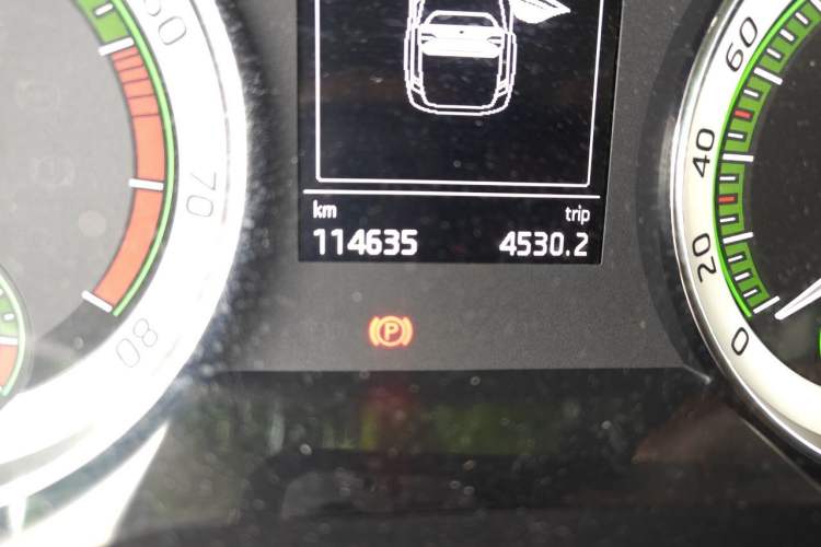 Used Skoda Superb 2018 TSI330 DSG Comfort Edition China V Standard Odometer Close Up