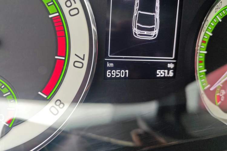 Used Skoda Superb 2018 TSI280 DSG Comfort Edition China V Standard Odometer Close Up