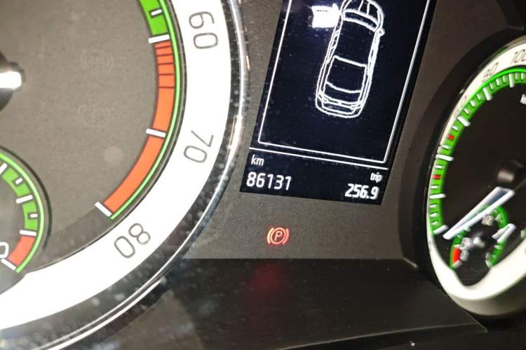 Used Skoda Superb 2018 TSI330 DSG Comfort Edition China V Standard Odometer Close Up