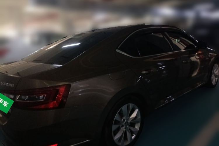 Used Skoda Superb 2018 TSI280 DSG Comfort Edition China VI Standard Rear Right 45 Deg
