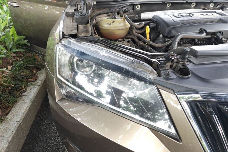 Used Skoda Superb 2018 TSI330 DSG Comfort Edition China V Standard Right Front Headlight