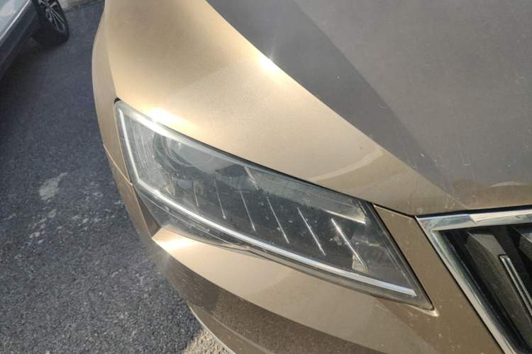 Used Skoda Superb 2018 TSI280 DSG Comfort Edition China V Standard Right Front Headlight