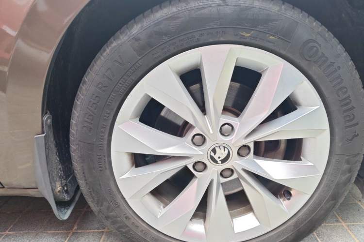 Used Skoda Superb 2018 TSI280 DSG Comfort Edition China V Standard Right Front Wheel Hub