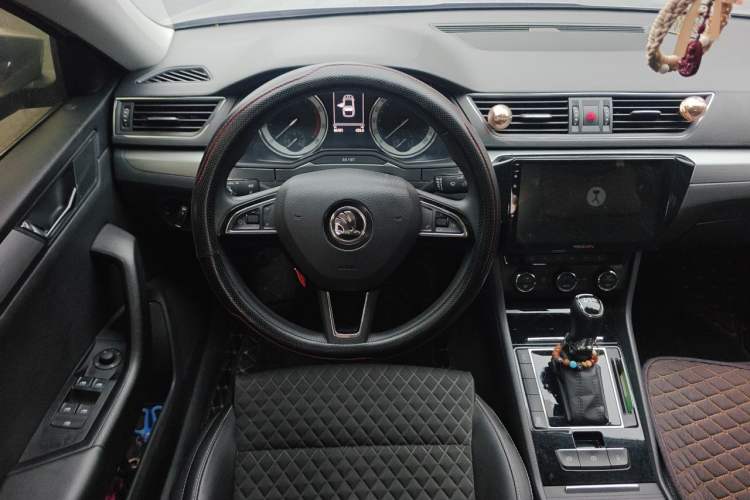 Used Skoda Superb 2018 TSI330 DSG Comfort Edition China V Standard Steering Wheel