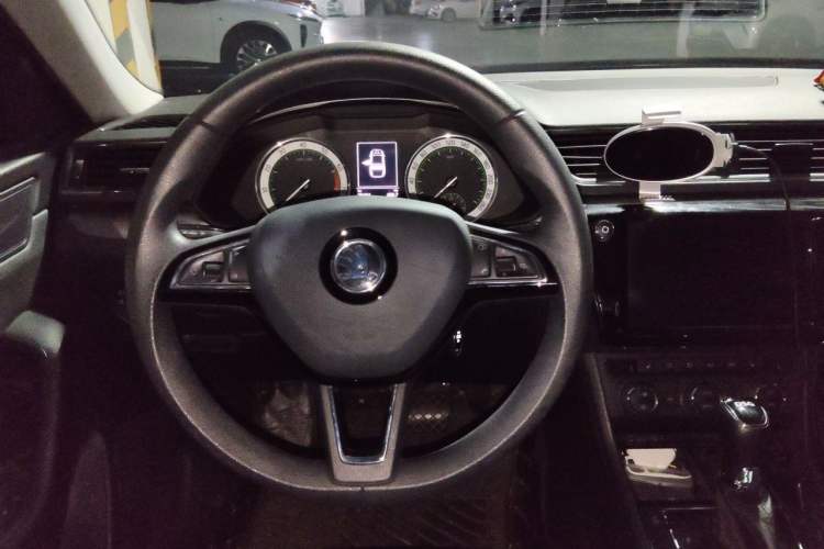 Used Skoda Superb 2018 TSI330 DSG Comfort Edition China V Standard Steering Wheel