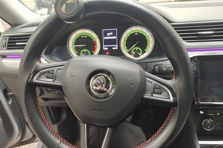 Used Skoda Superb 2018 TSI330 DSG Comfort Edition China VI Standard Steering Wheel
