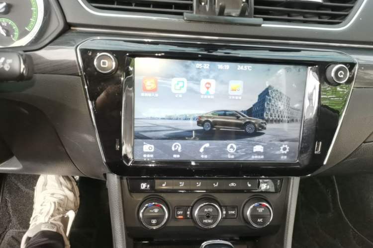 Used Skoda Superb 2018 TSI330 DSG Luxury Edition China V Standard Audio And AC Panel