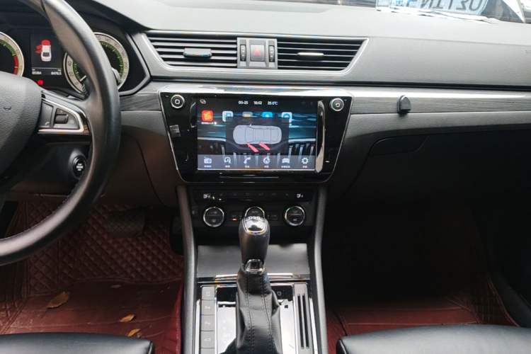 Used Skoda Superb 2018 TSI330 DSG Luxury Edition China V Standard Audio And AC Panel
