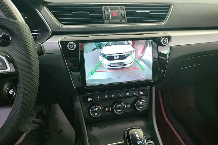 Used Skoda Superb 2018 TSI280 DSG Comfort Edition China V Standard Audio And AC Panel