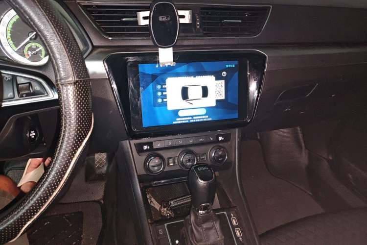 Used Skoda Superb 2018 TSI280 DSG Comfort Edition China V Standard Audio And AC Panel