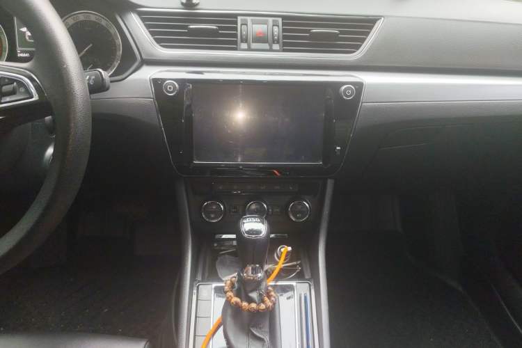 Used Skoda Superb 2018 TSI330 DSG Comfort Edition China V Standard Audio And AC Panel