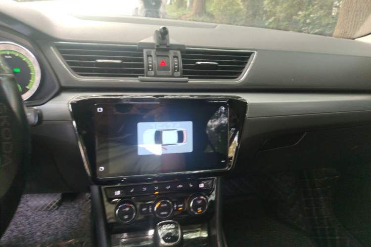 Used Skoda Superb 2018 TSI280 DSG Comfort Edition China V Standard Audio And AC Panel