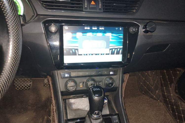 Used Skoda Superb 2018 TSI280 DSG Comfort Edition China V Standard Audio And AC Panel