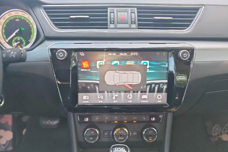 Used Skoda Superb 2018 TSI330 DSG Comfort Edition China VI Standard Audio And AC Panel