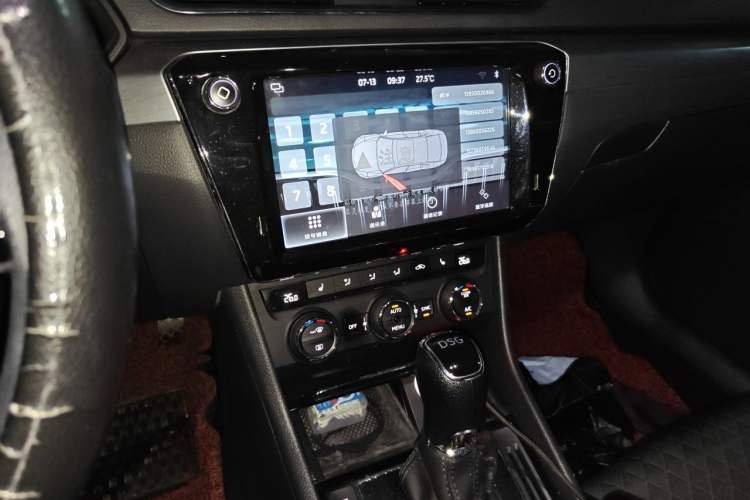 Used Skoda Superb 2018 TSI330 DSG Comfort Edition China V Standard Audio And AC Panel
