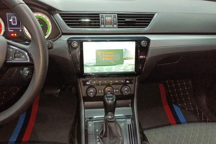 Used Skoda Superb 2018 TSI330 DSG Comfort Edition China V Standard Audio And AC Panel