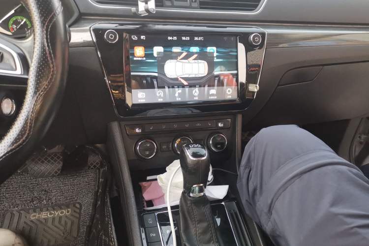 Used Skoda Superb 2018 TSI330 DSG Luxury Edition China V Standard Audio And AC Panel