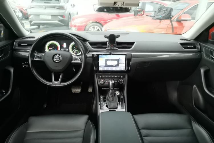 Used Skoda Superb 2018 TSI330 DSG Luxury Edition China V Standard Center Console