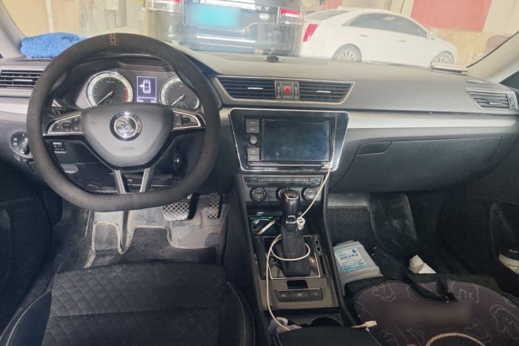 Used Skoda Superb 2018 TSI280 DSG Comfort Edition China V Standard Center Console