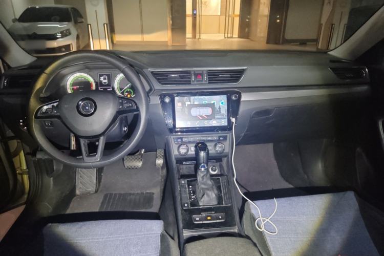 Used Skoda Superb 2018 TSI280 DSG Comfort Edition China V Standard Center Console