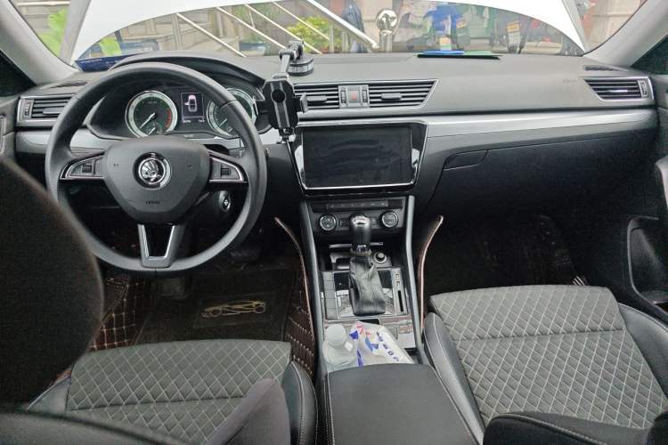 Used Skoda Superb 2018 TSI280 DSG Comfort Edition China V Standard Center Console